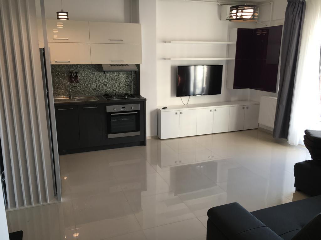 Ely Residence Мамая Екстериор снимка