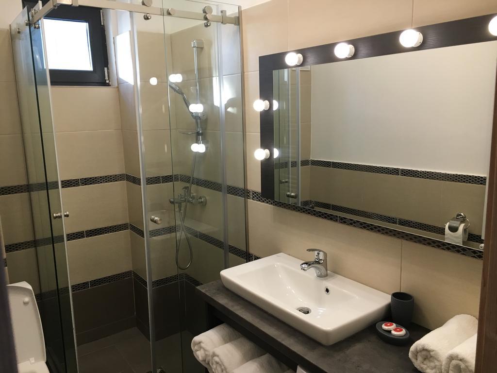 Ely Residence Мамая Екстериор снимка